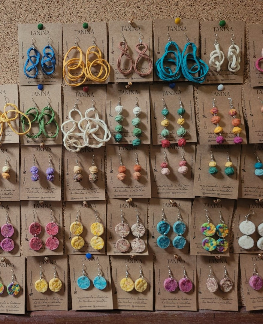 Produtos diversos etiquetados para venda